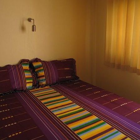 A.T Guesthouse Банкок Екстериор снимка